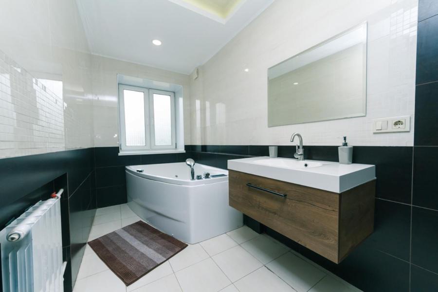 Hotrent Pechersk Lesy 20/22 Kiev Luaran gambar