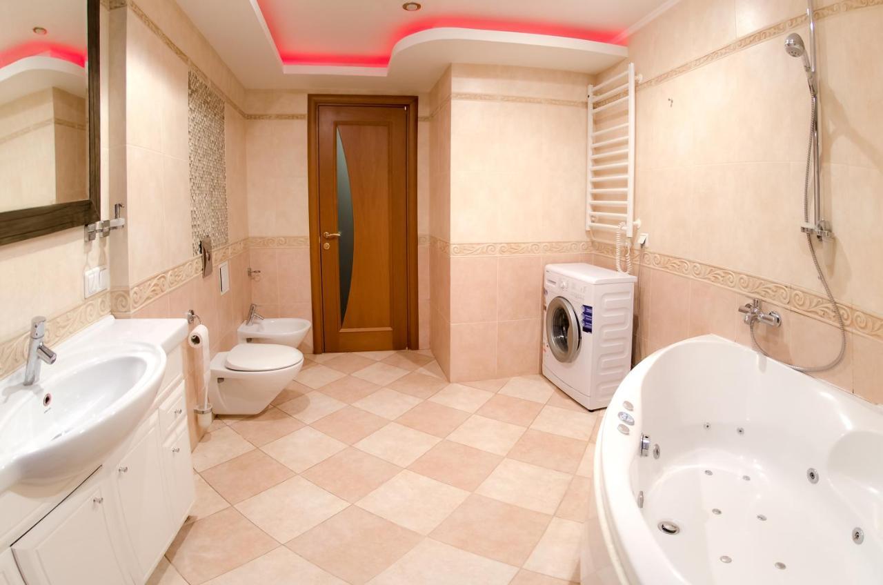 Hotrent Pechersk Lesy 20/22 Kiev Luaran gambar