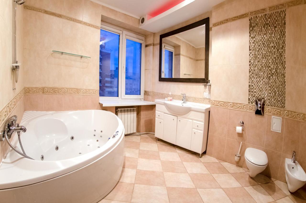 Hotrent Pechersk Lesy 20/22 Kiev Luaran gambar