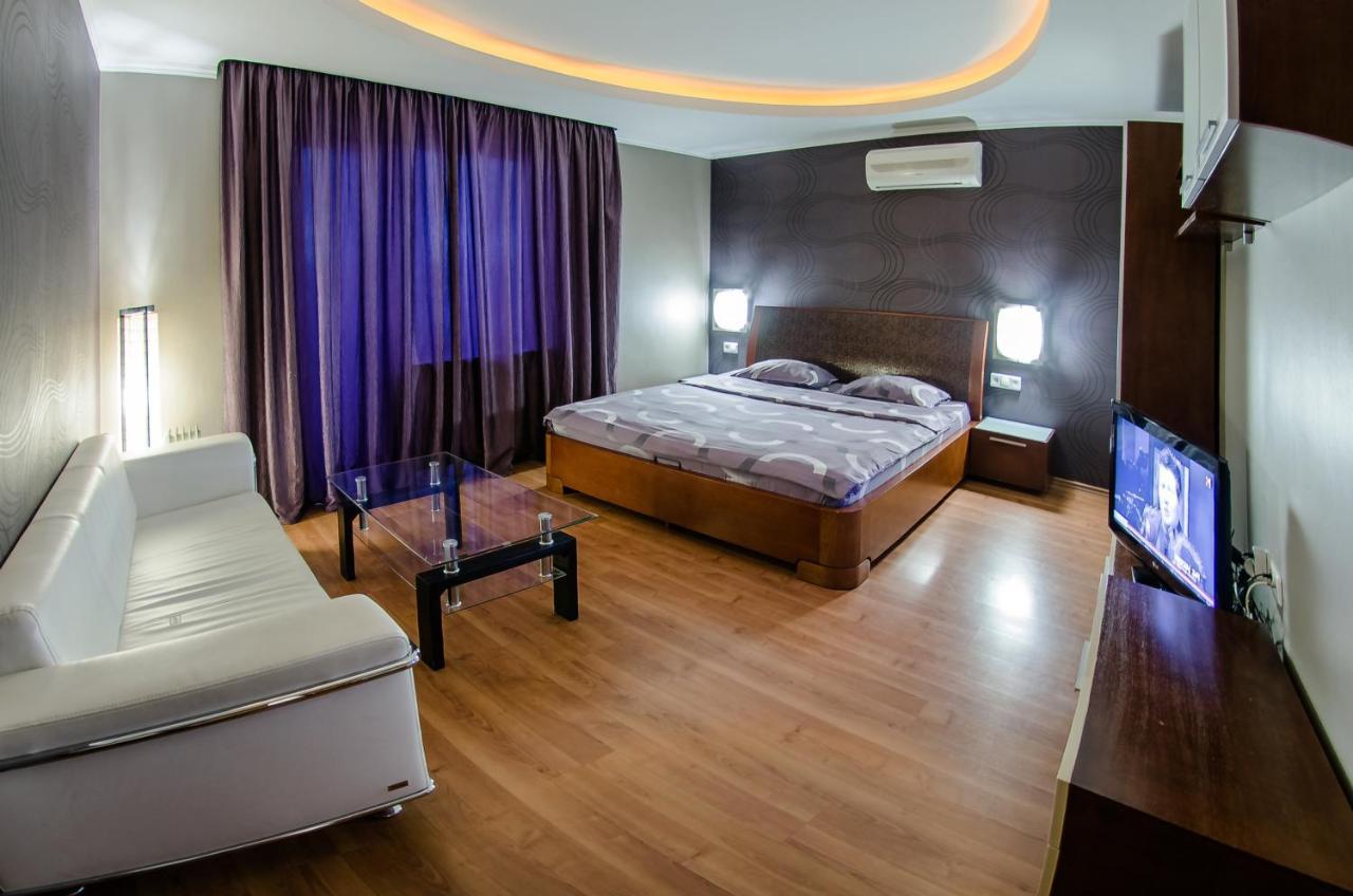 Hotrent Pechersk Lesy 20/22 Kiev Luaran gambar